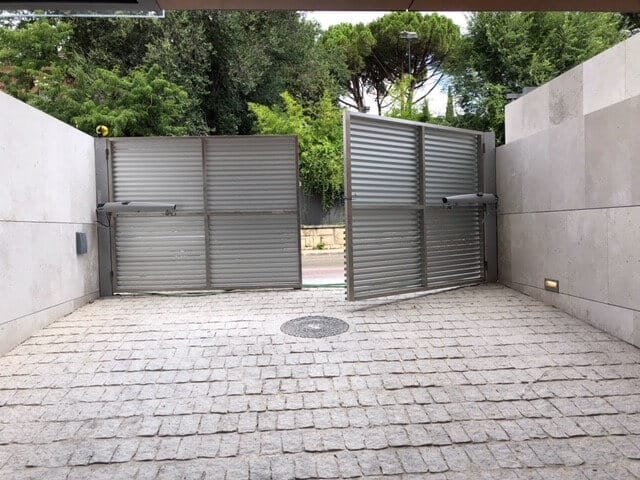 Motores para puertas batientes